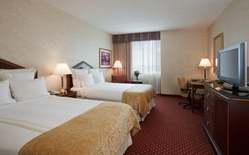 Airport Marriott Hotel 3*