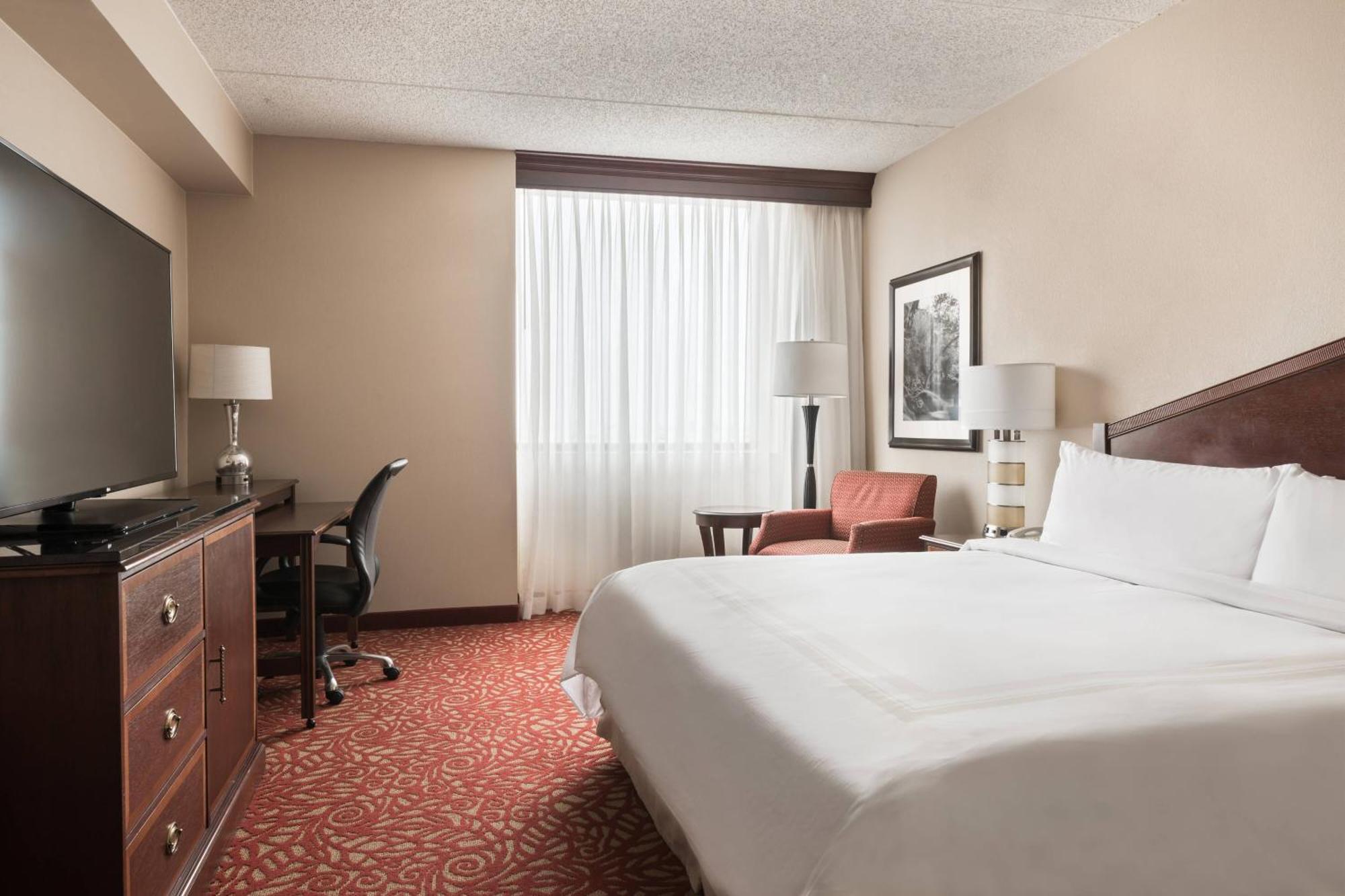 Airport Marriott 3*
