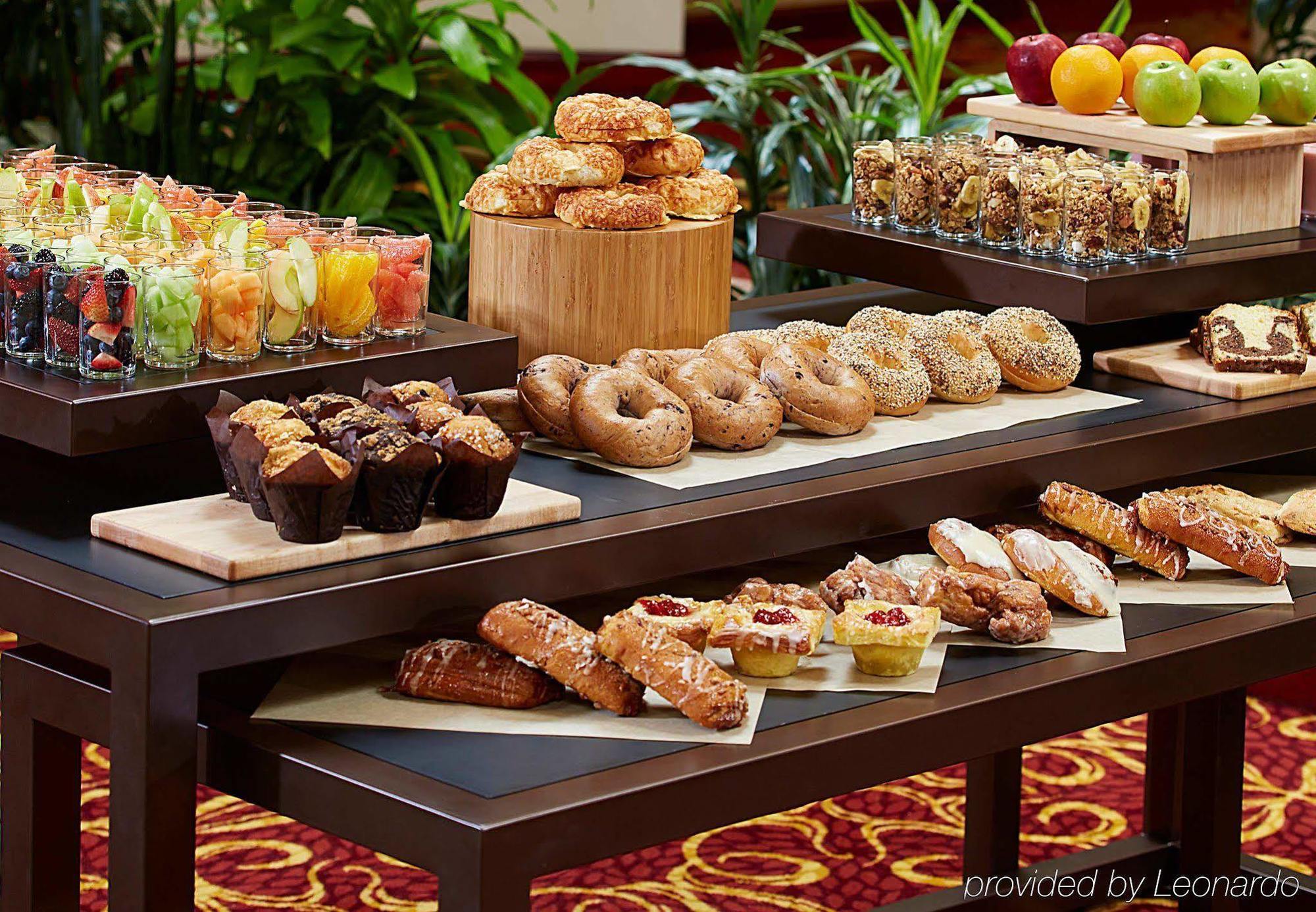 Hotel Airport Marriott 3*