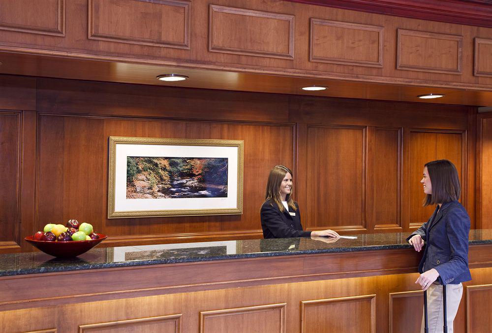 Hotel Airport Marriott 3*