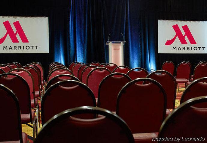 Airport Marriott Hotel 3*